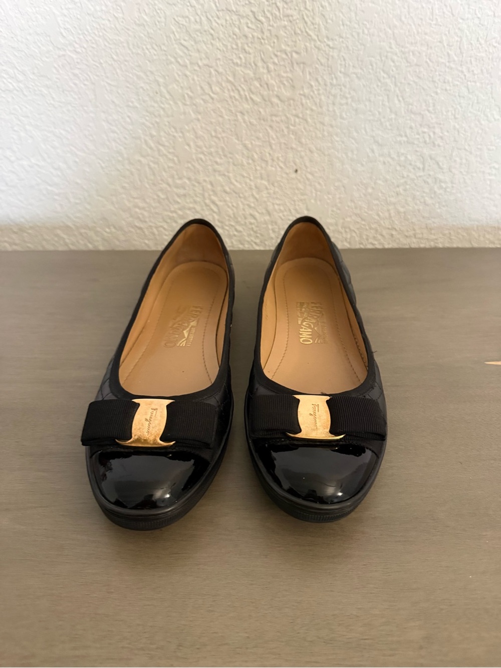 Salvatore Ferragamo Black Quilted leather bow gold logo ballet flats size 7.5